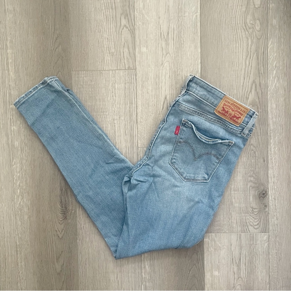 Levi Distressed Skinny Jeans